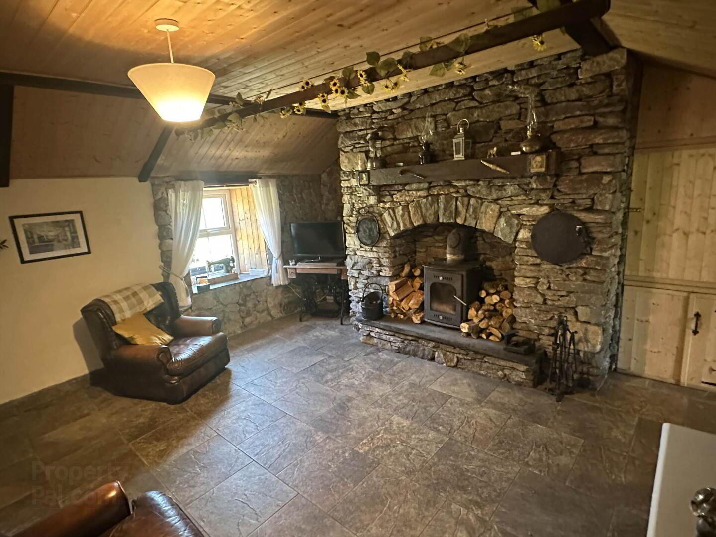 The Cottage, Negault 10 of 29