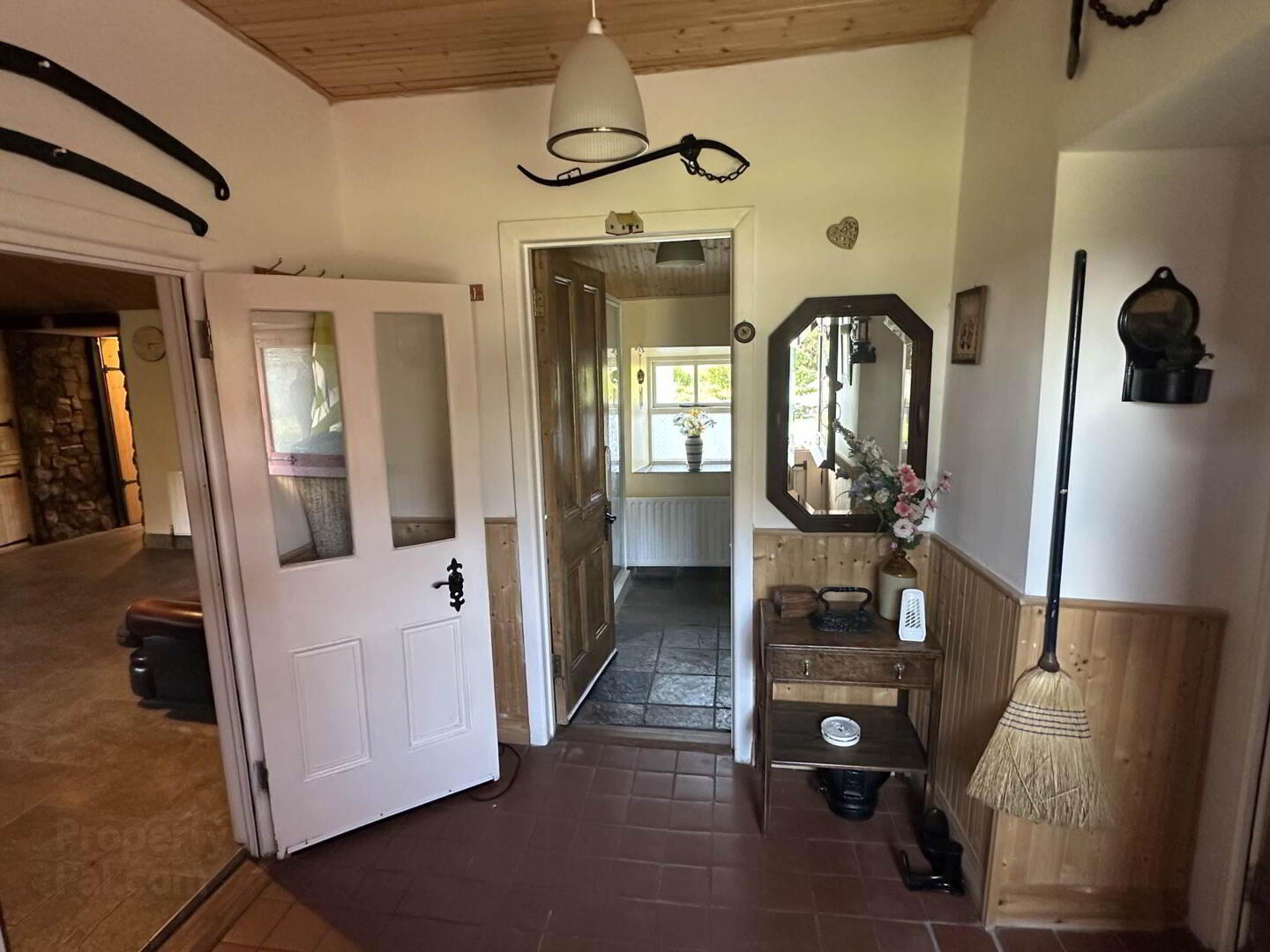 The Cottage, Negault 7 of 29