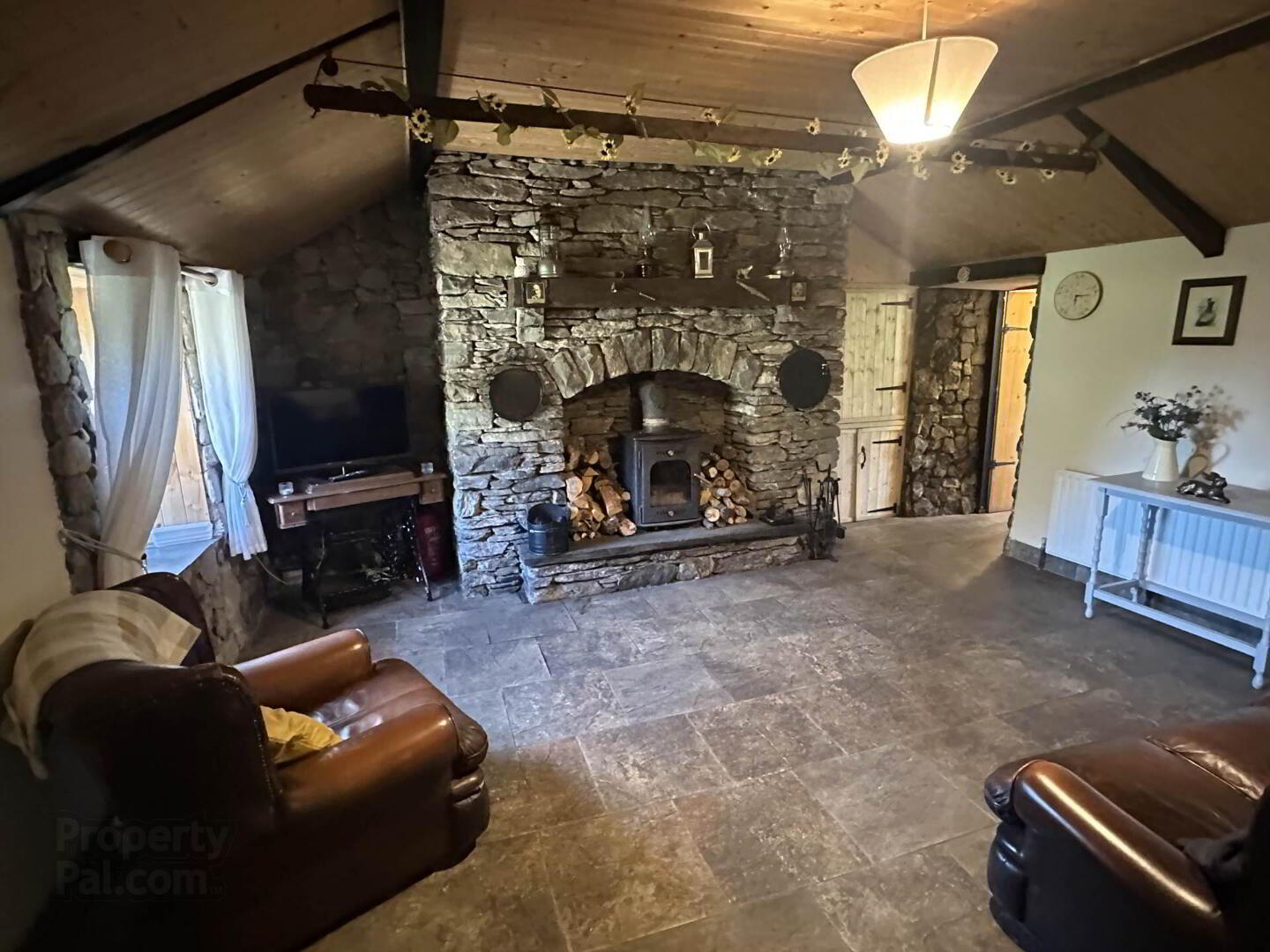 The Cottage, Negault 9 of 29