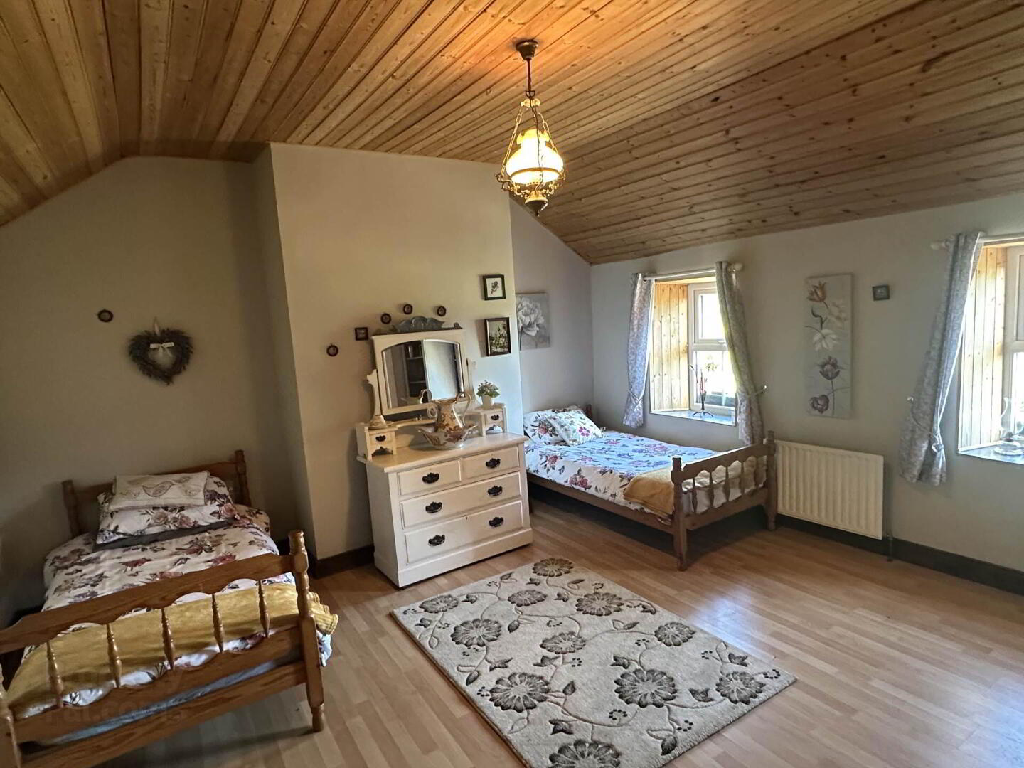 The Cottage, Negault 20 of 29