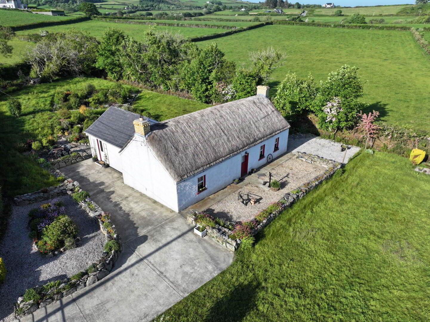The Cottage, Negault 3 of 29