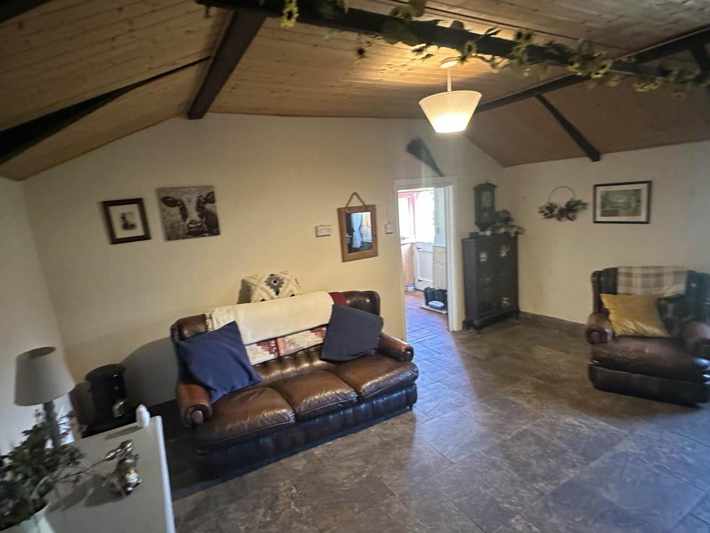 The Cottage, Negault 12 of 29