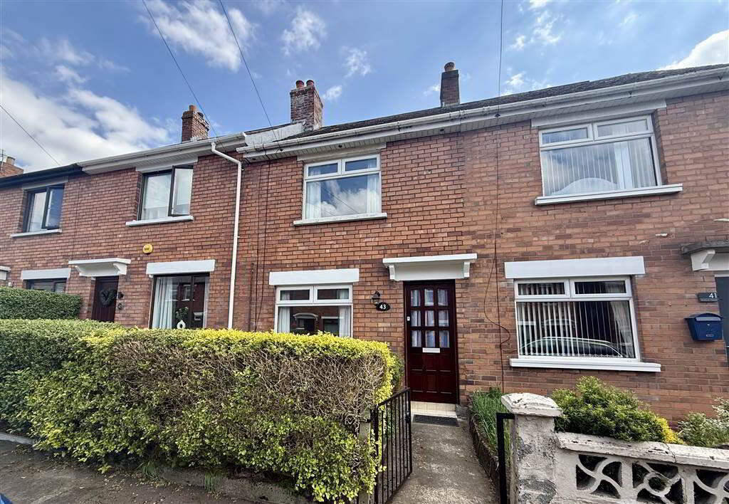 43 Dunraven Parade 1 of 11
