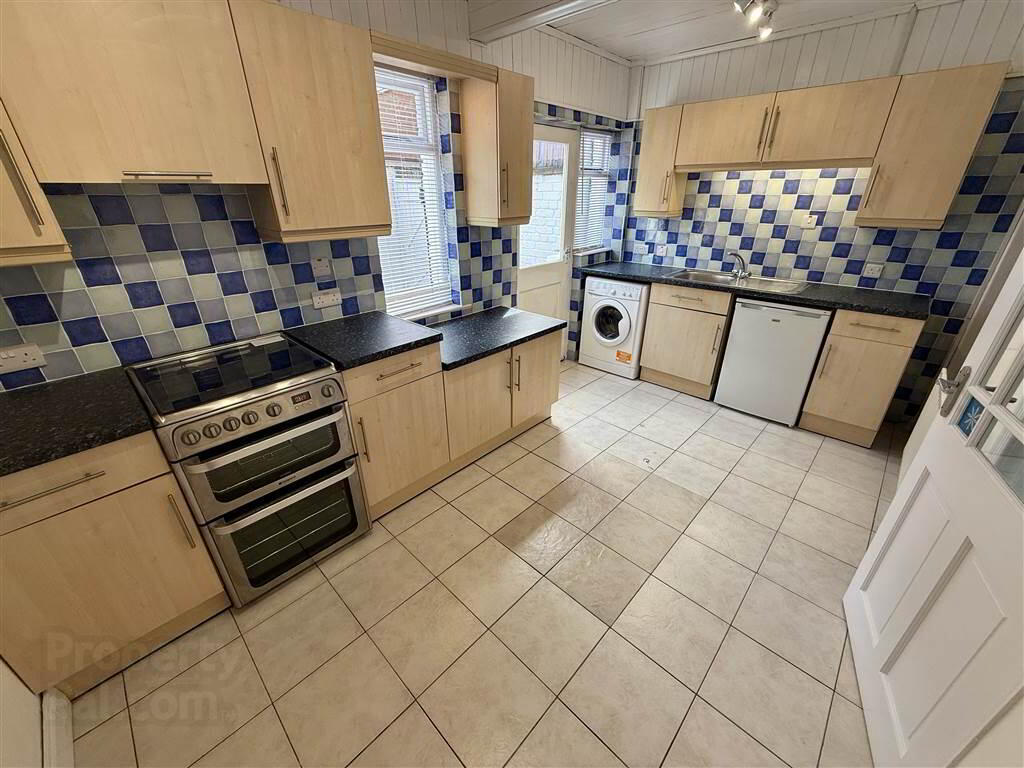43 Dunraven Parade 5 of 11