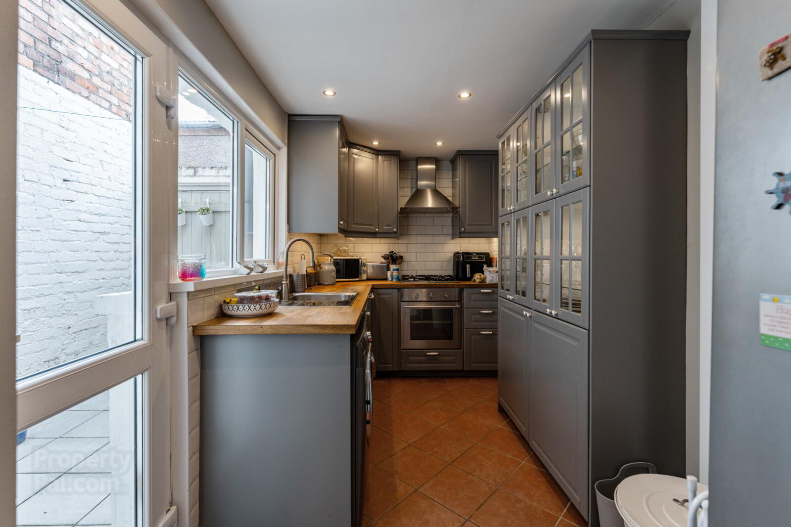 75 Downshire Road 7 of 17