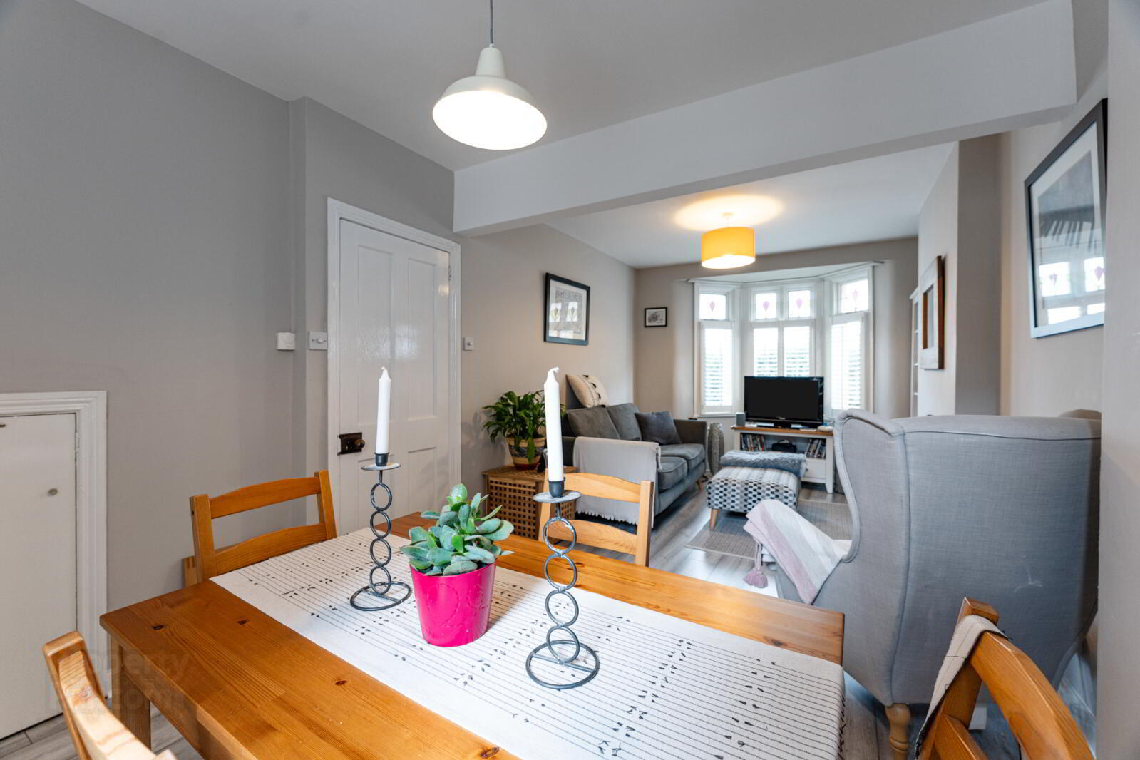 75 Downshire Road 5 of 17
