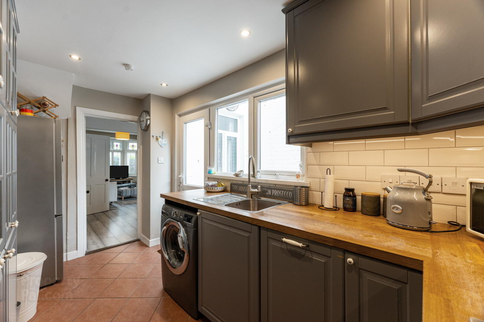 75 Downshire Road 8 of 17
