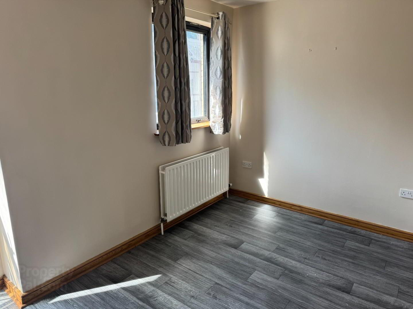 College View, 102 Strand Road 4 of 5