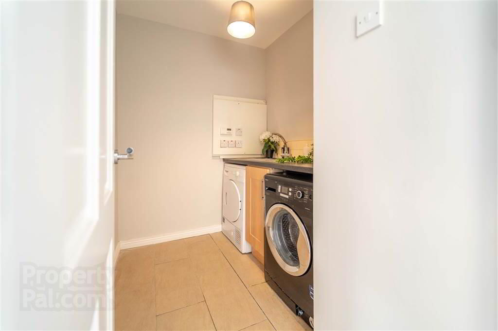 46 Ashley Gardens 13 of 33