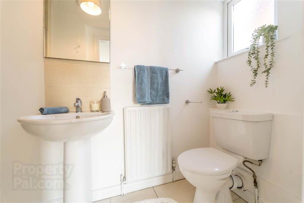 46 Ashley Gardens 19 of 33