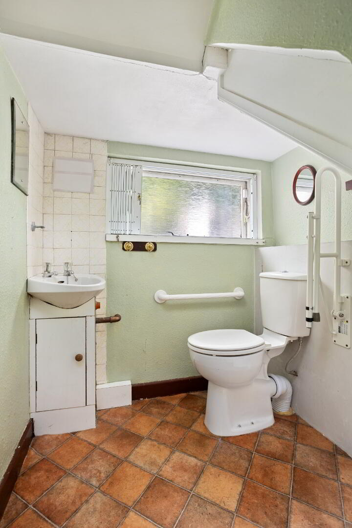 35 Roselawn 15 of 33