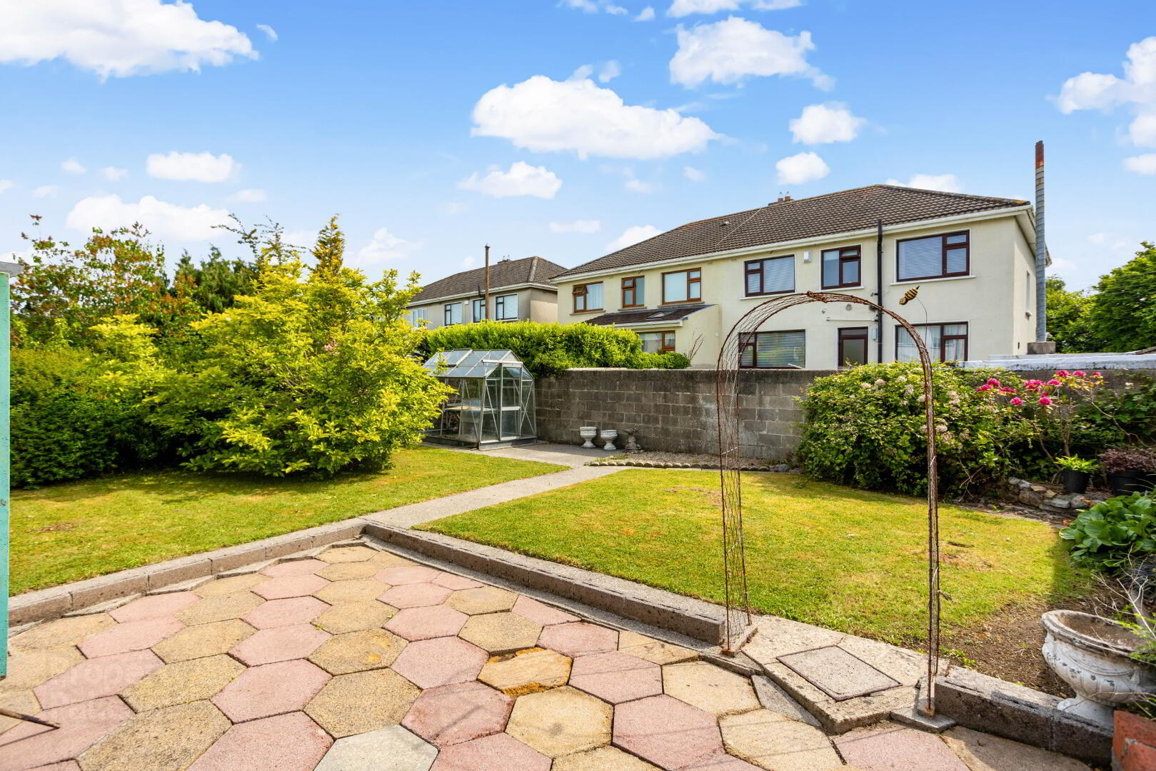 35 Roselawn 28 of 33