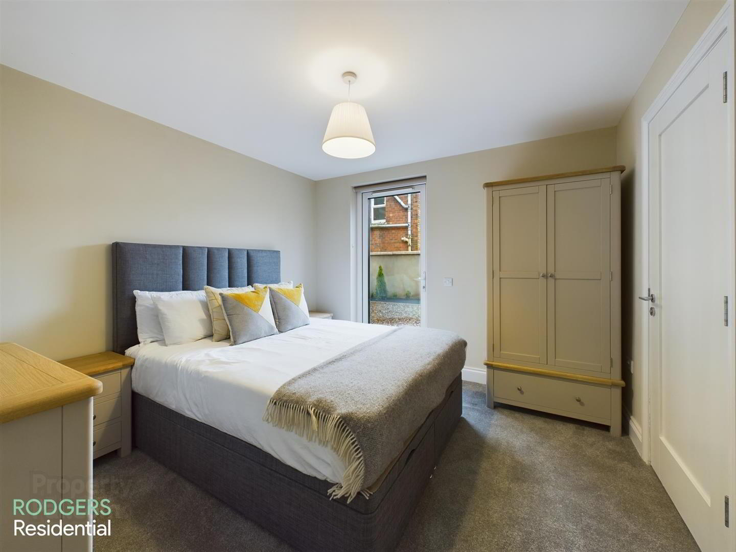 Apt 1, 14a Windsor Avenue 7 of 12
