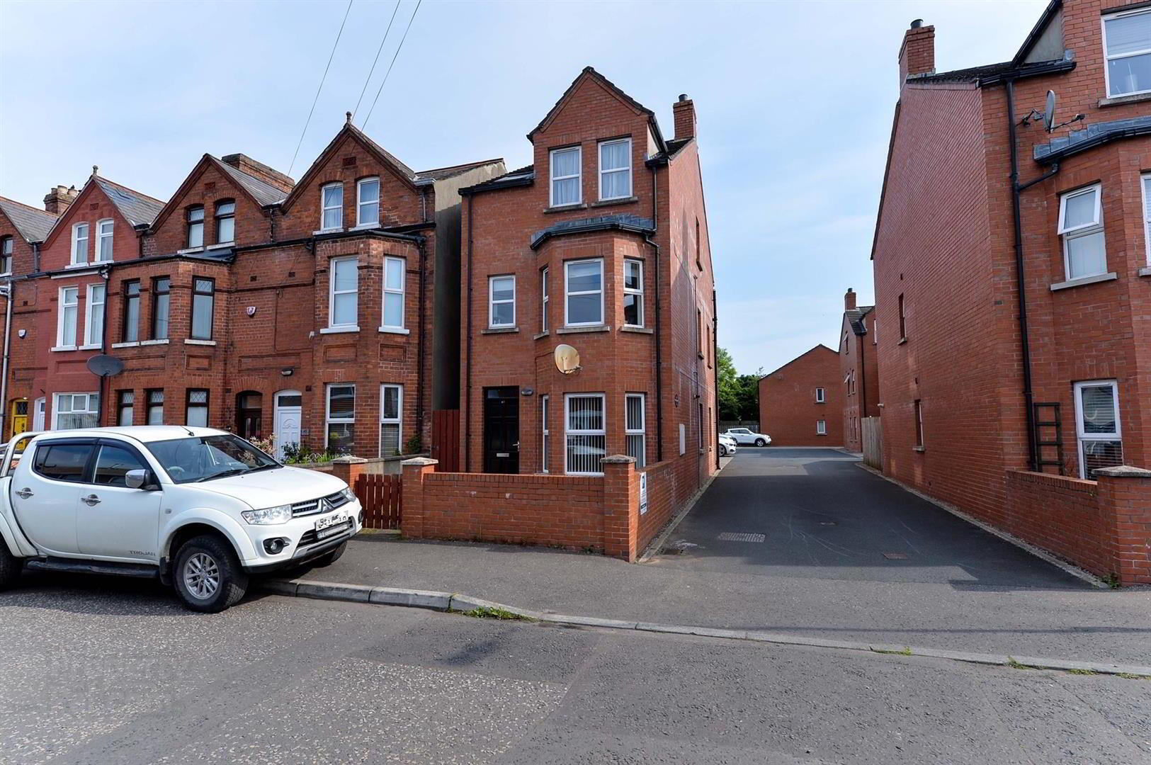 Apt 3, 43 Victoria Road 1 of 10