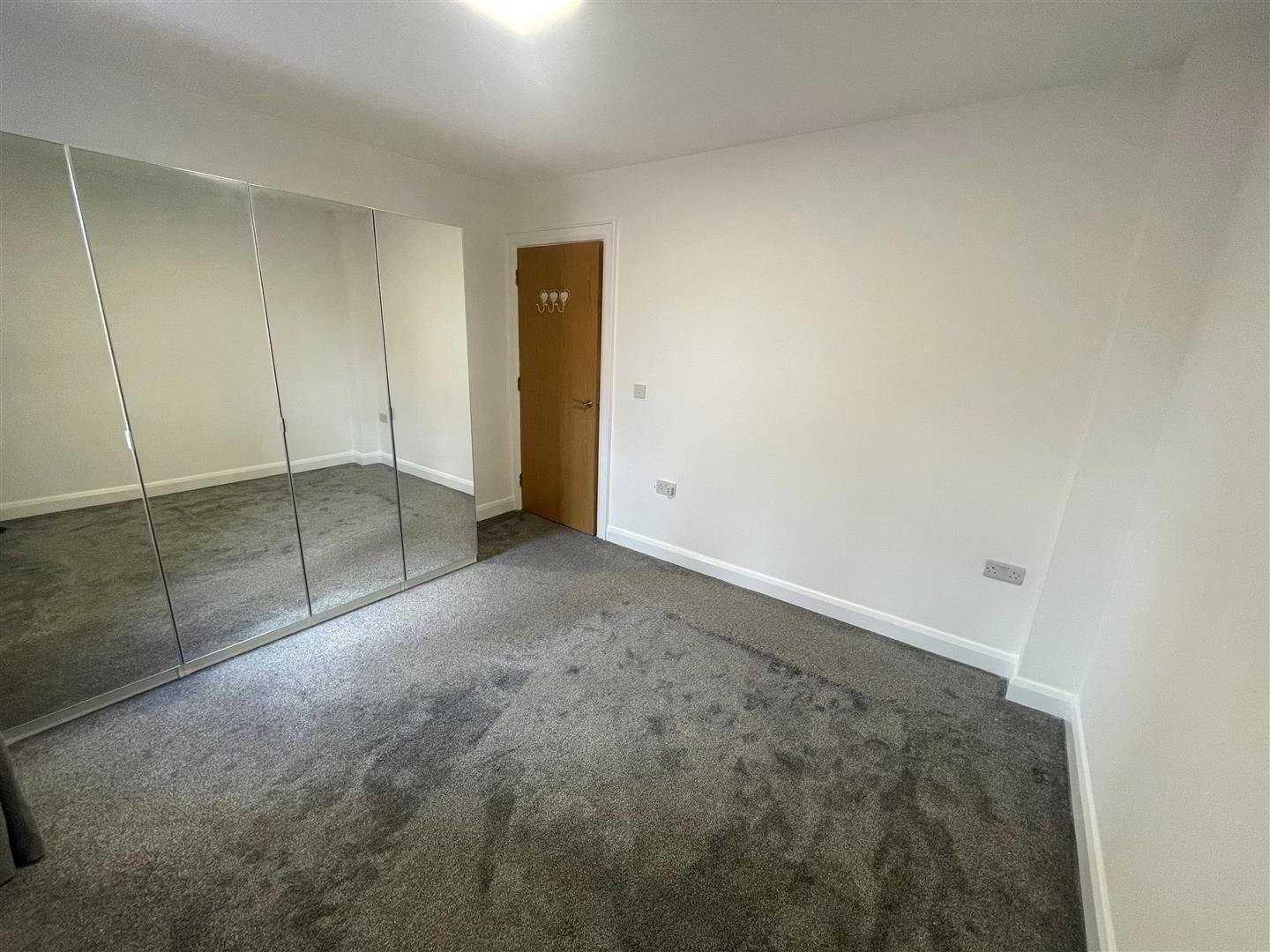 Apt 3, 43 Victoria Road 9 of 10