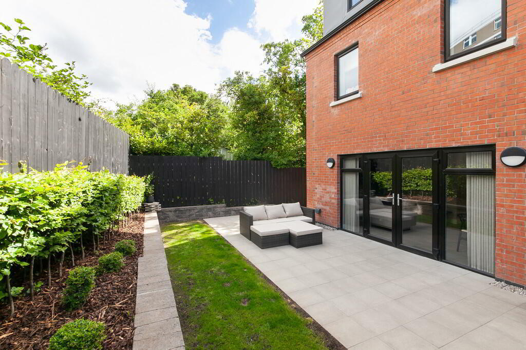 17b Upper Lisburn Road 33 of 35