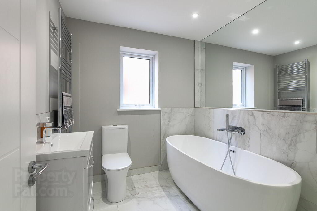 17b Upper Lisburn Road 23 of 35