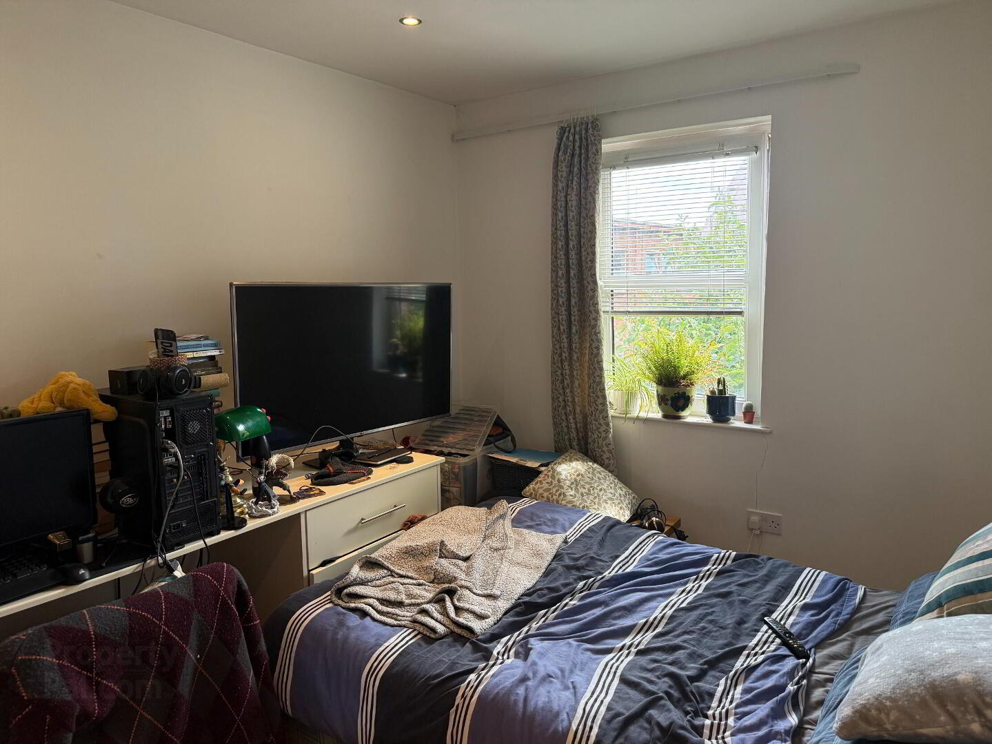 Flat 2, 89 Wellesley Avenue 5 of 6