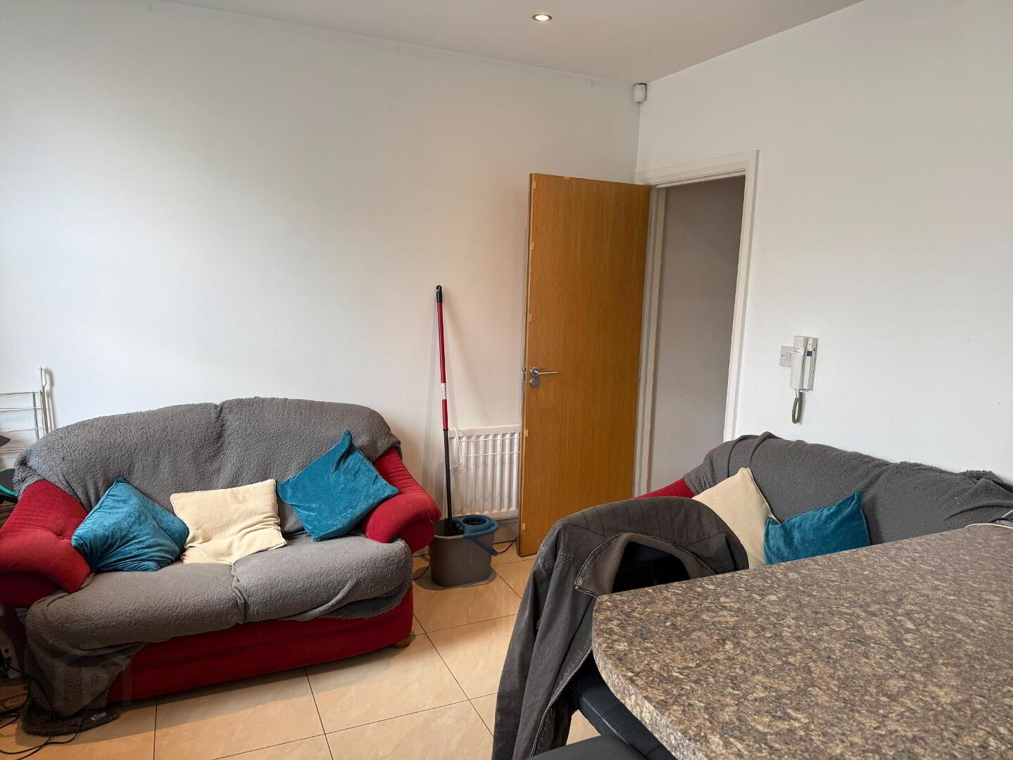 Flat 2, 89 Wellesley Avenue 2 of 6