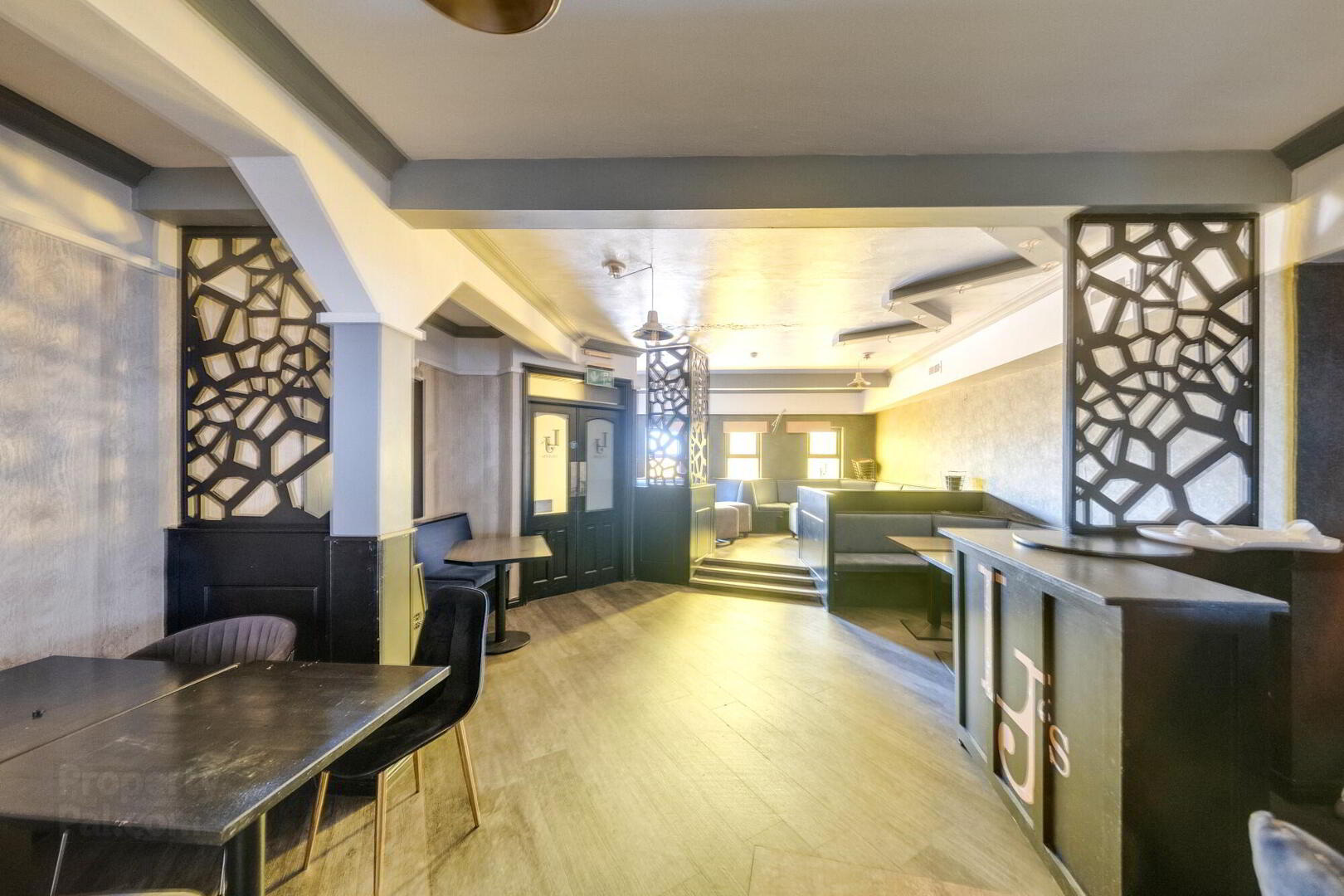 62-64 Rainey Street 3 of 21