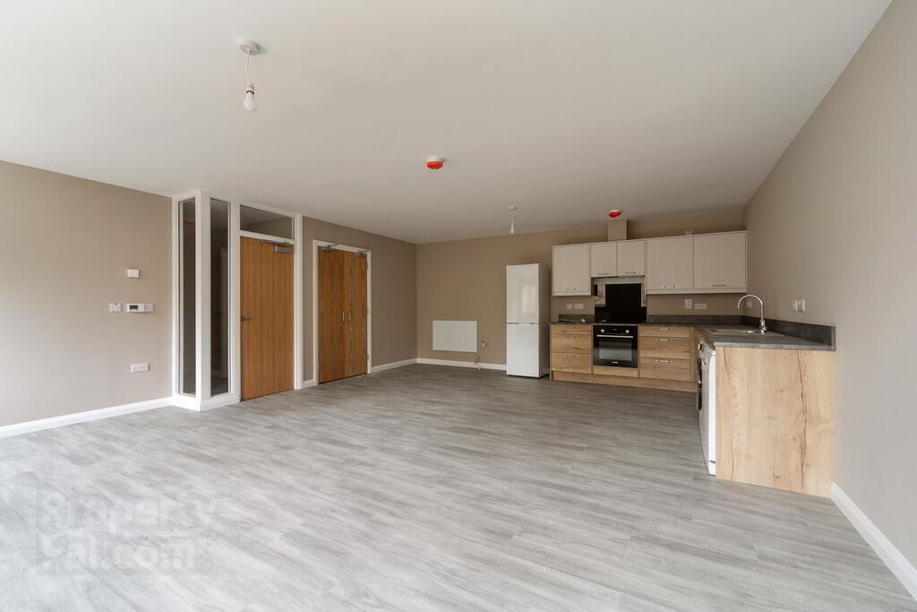 Apt 4 Moat House, 971-973 Upper Newtownards Road 3 of 8