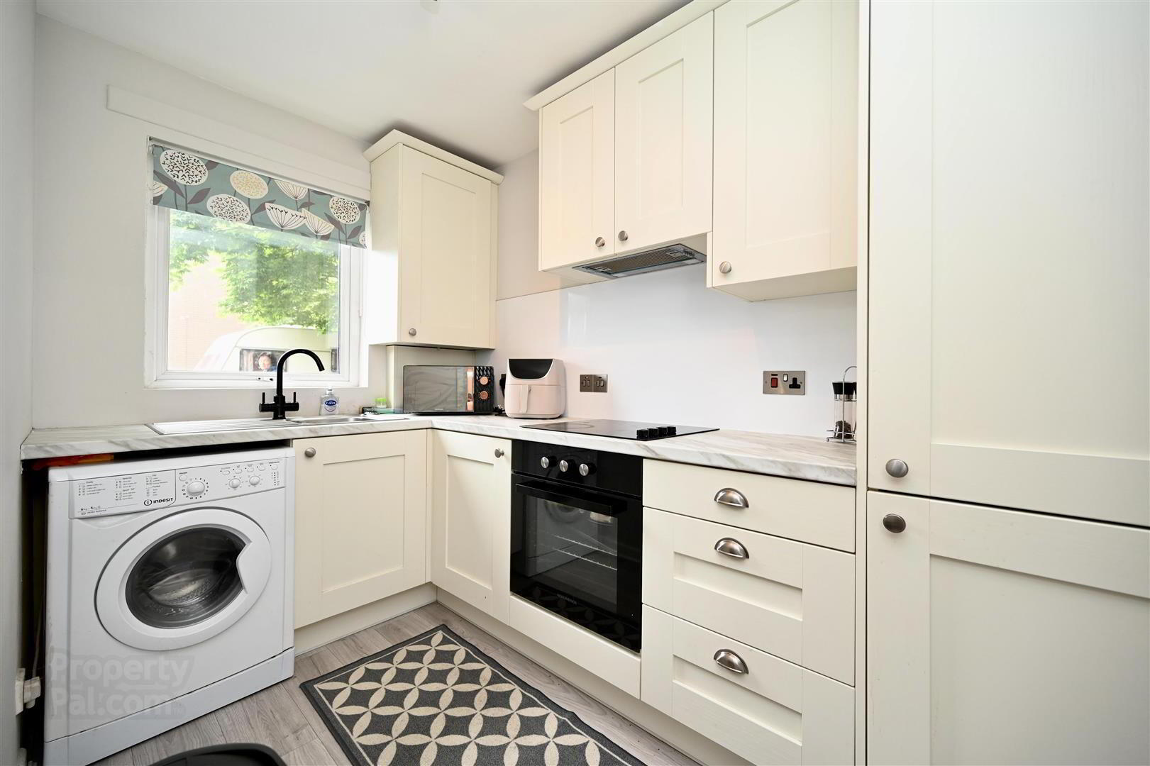 21 Ravenhill Court 4 of 7
