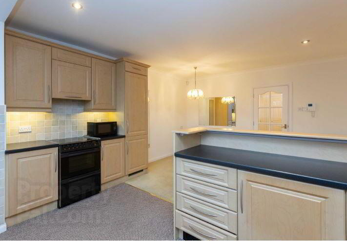 Apt 4, Knockdene Manor 6 of 10