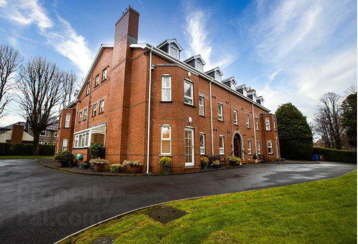 Apt 4, Knockdene Manor 1 of 10