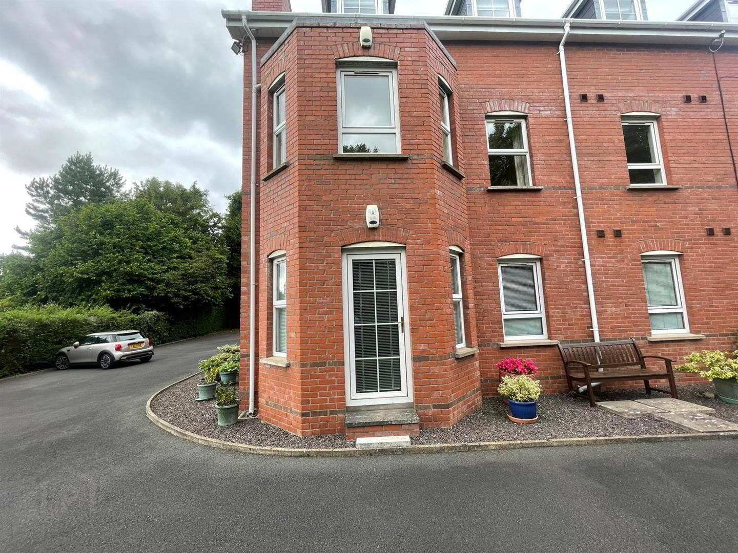 property description image
