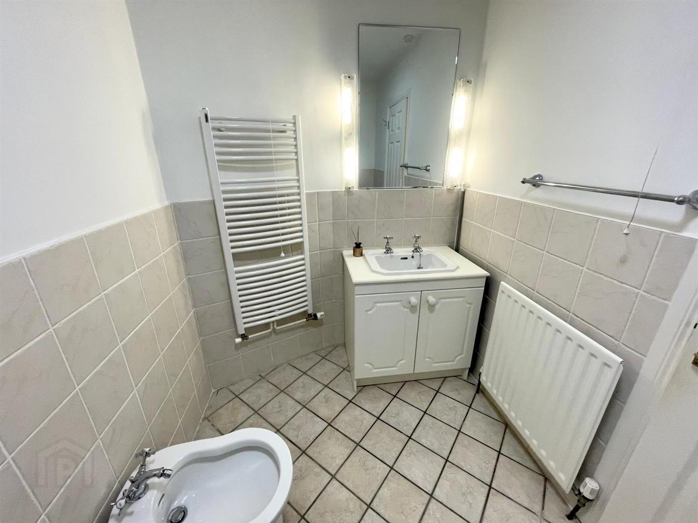 Apt 4, Knockdene Manor 10 of 11