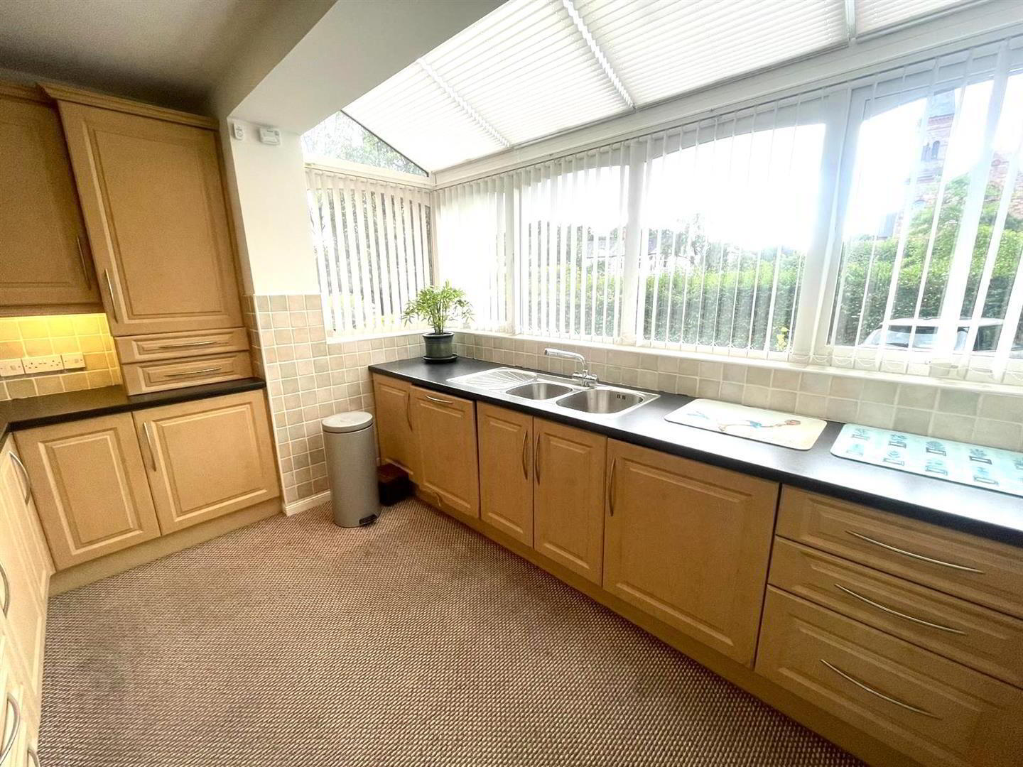 Apt 4, Knockdene Manor 4 of 11