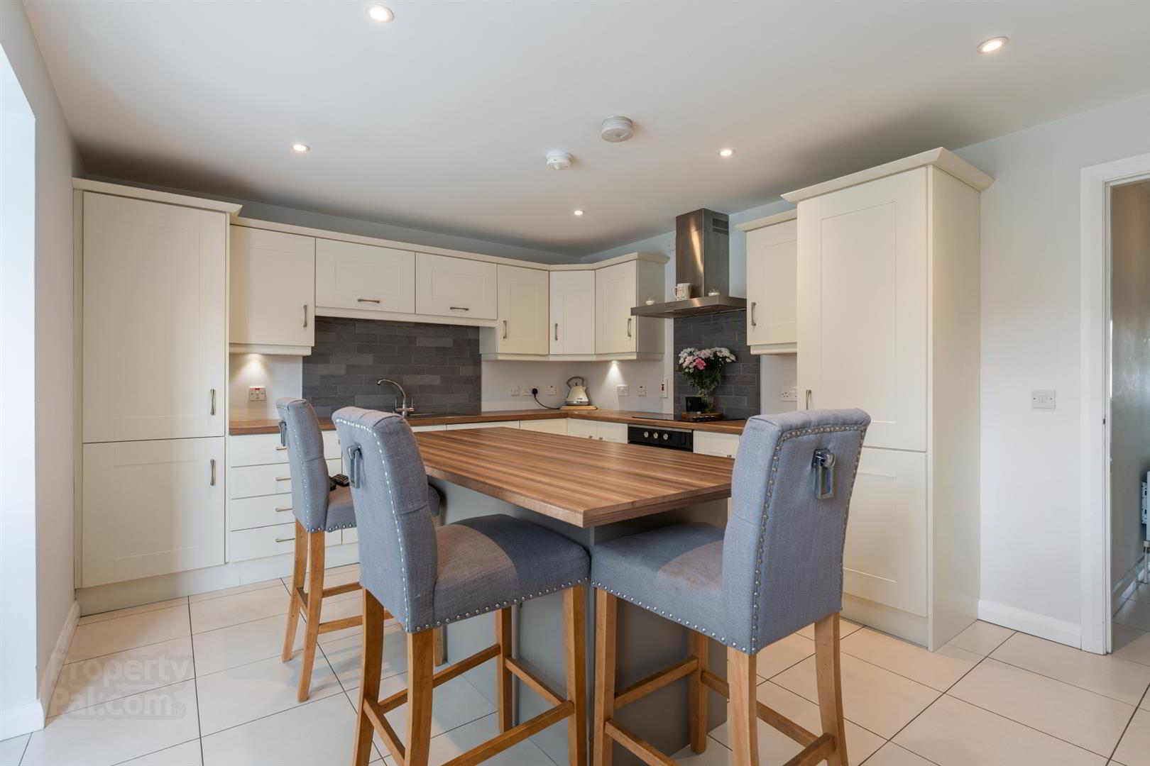 12 Millbank Grove 8 of 29