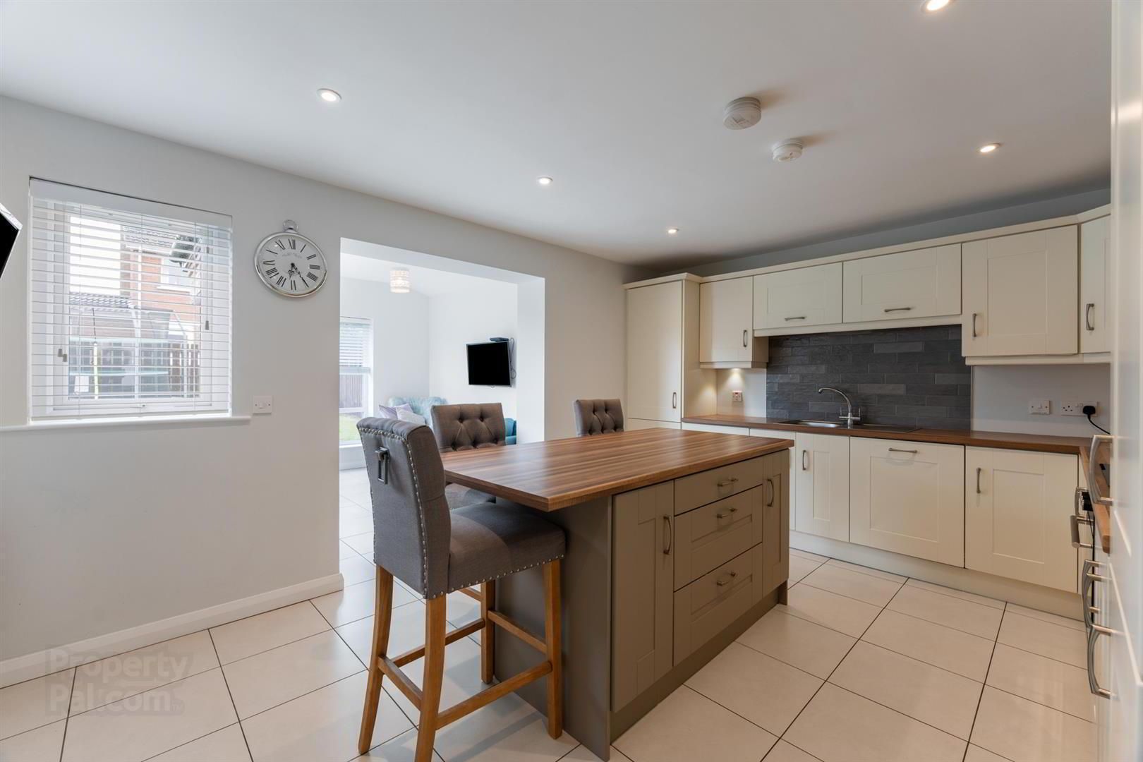 12 Millbank Grove 9 of 29