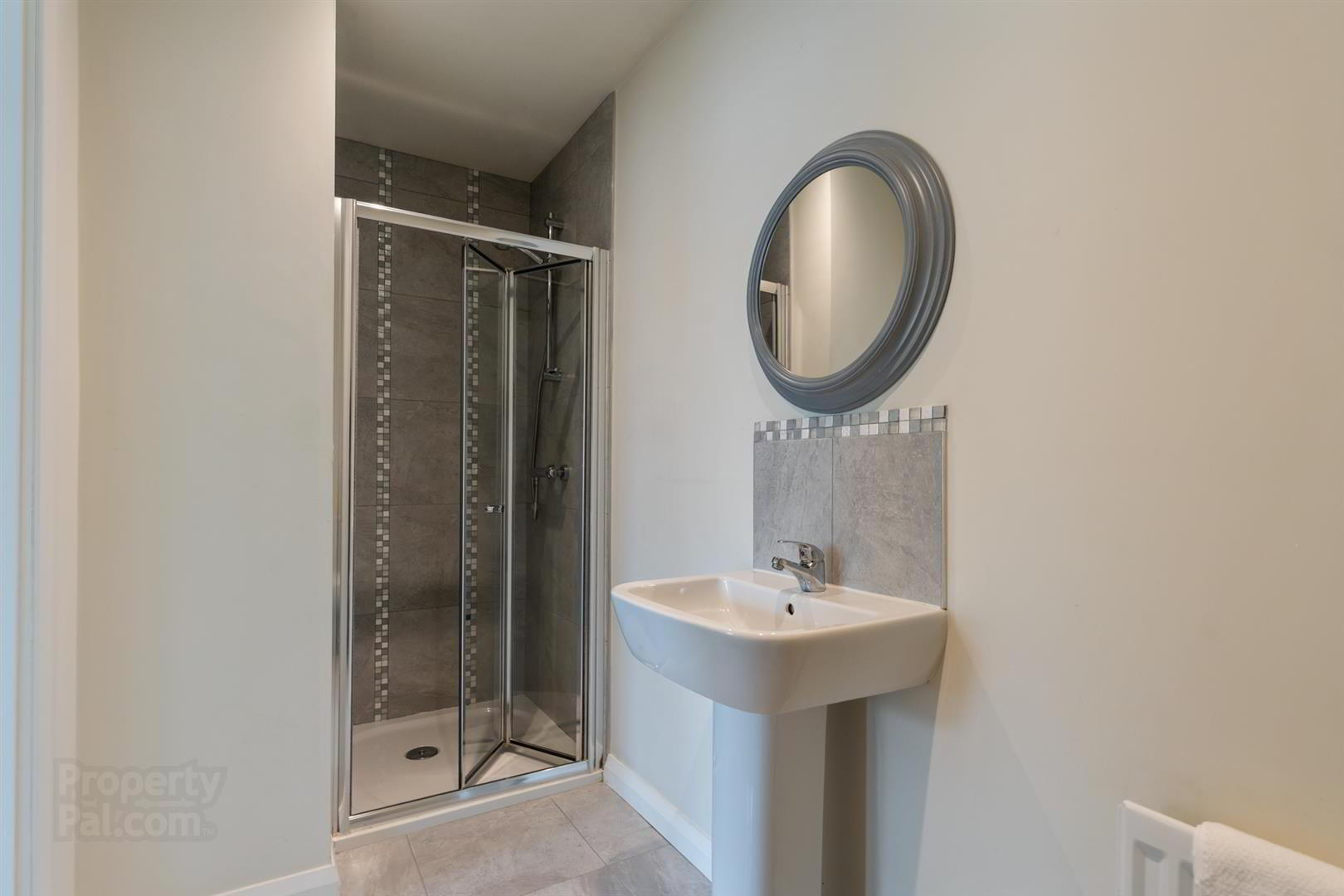 12 Millbank Grove 16 of 29