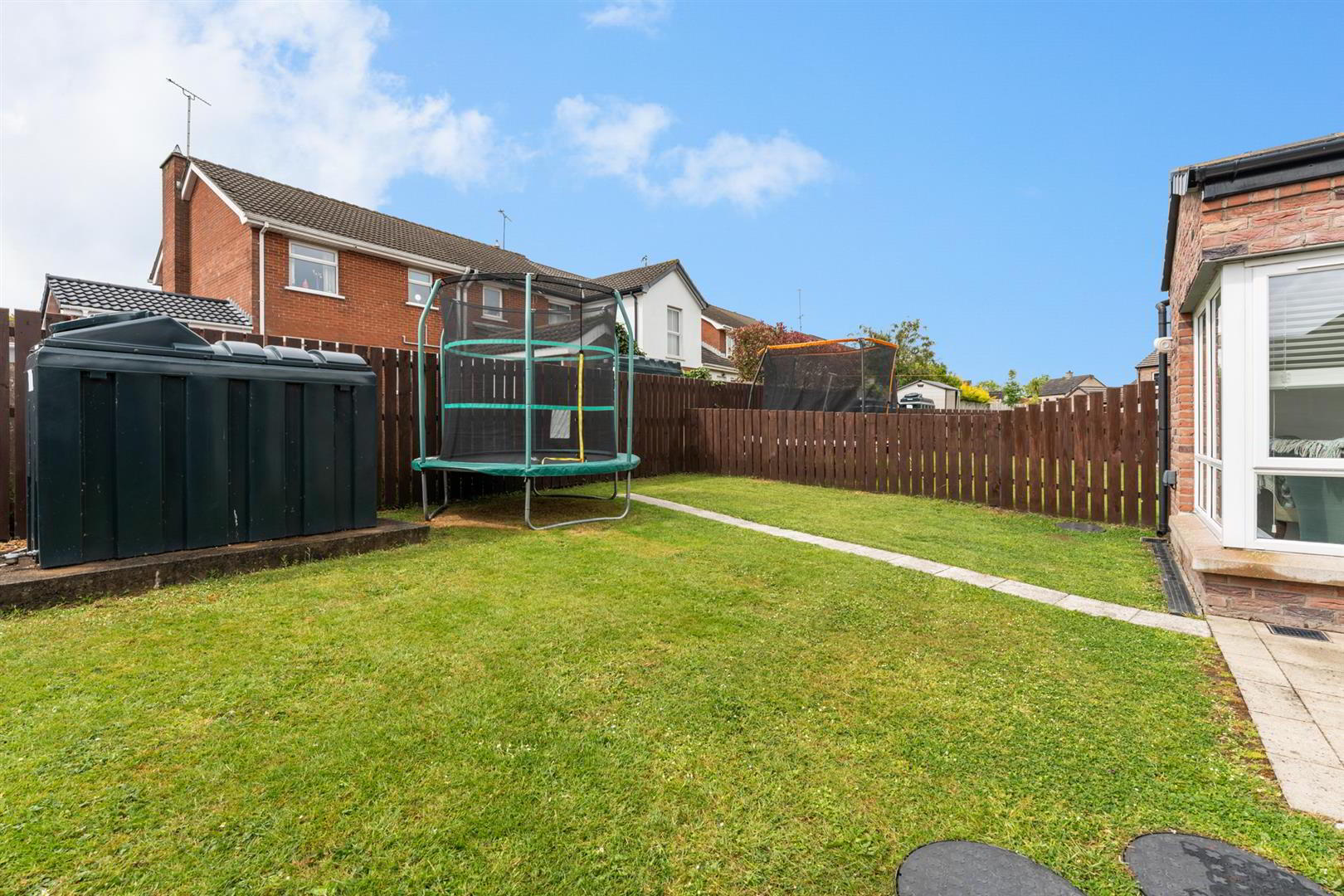 12 Millbank Grove 27 of 29
