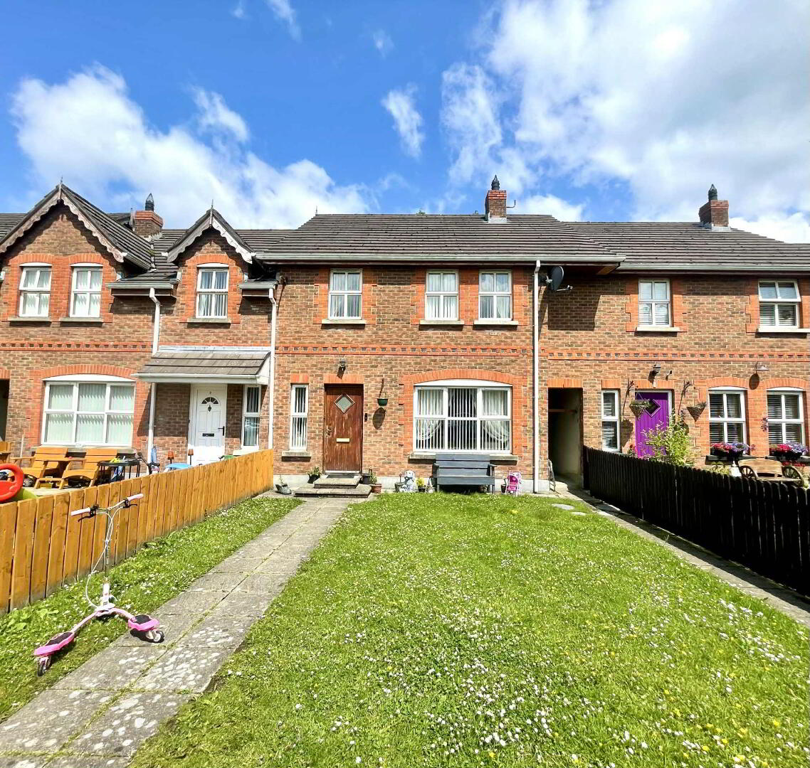4 Ivy Mead Court 1 of 17