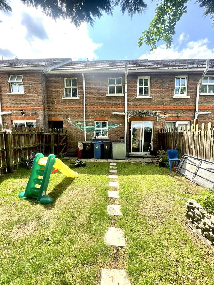 4 Ivy Mead Court 17 of 17