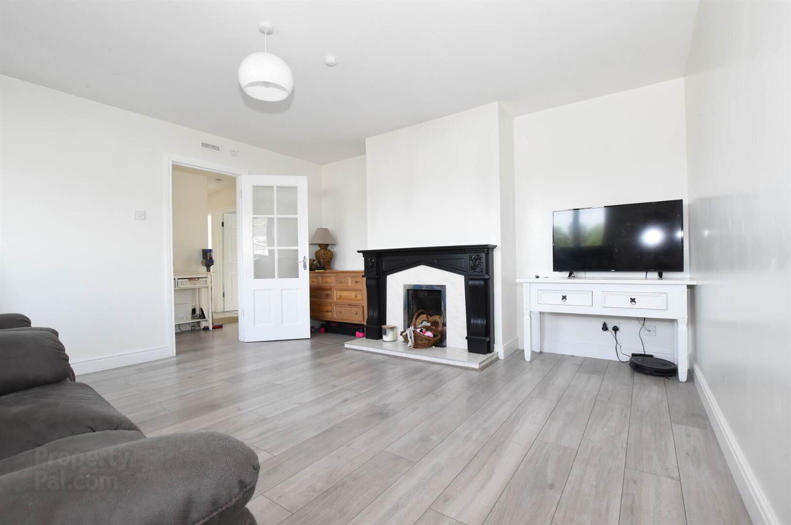 4 Regency Drive 3 of 15