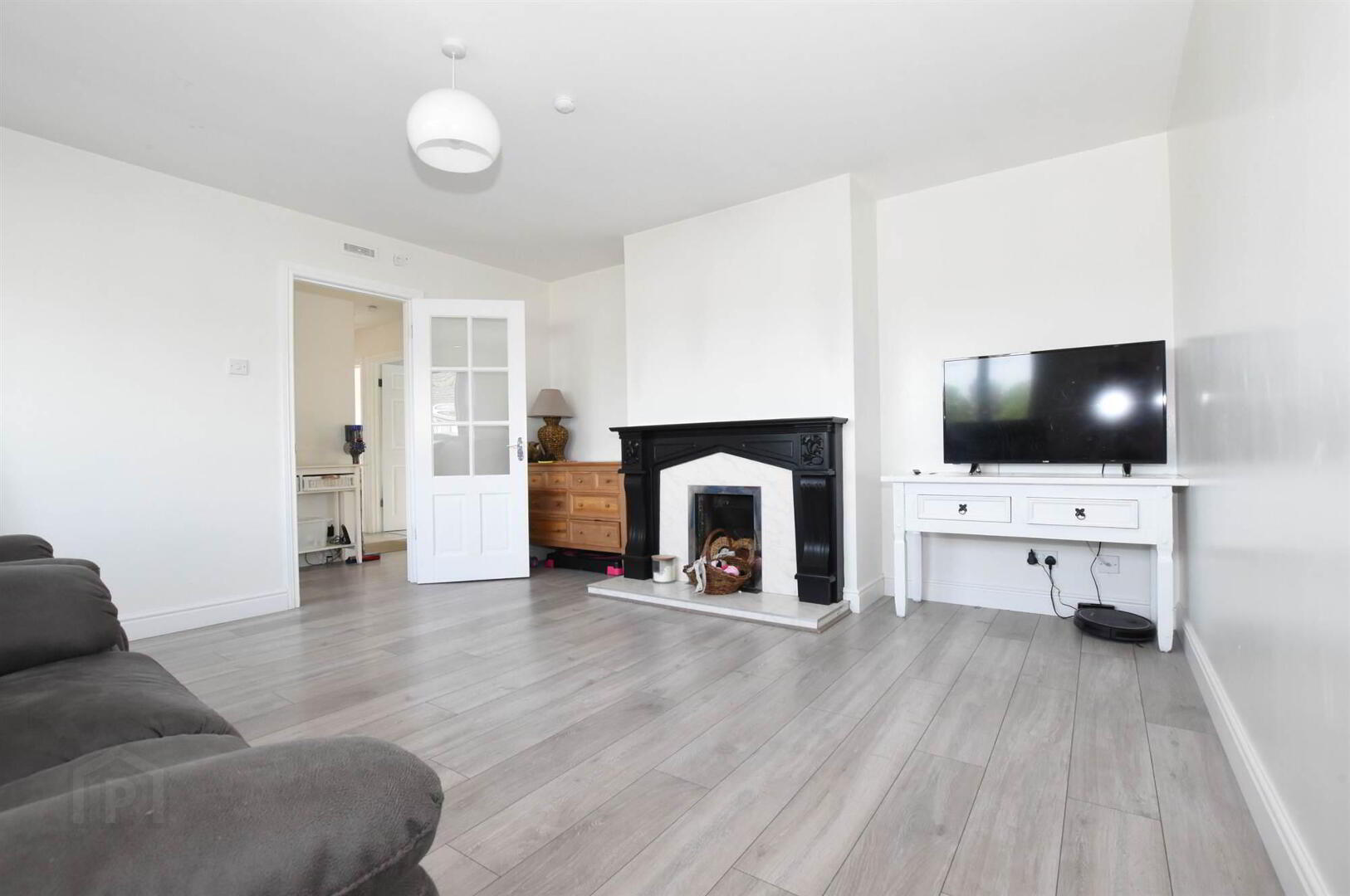 4 Regency Drive 3 of 15