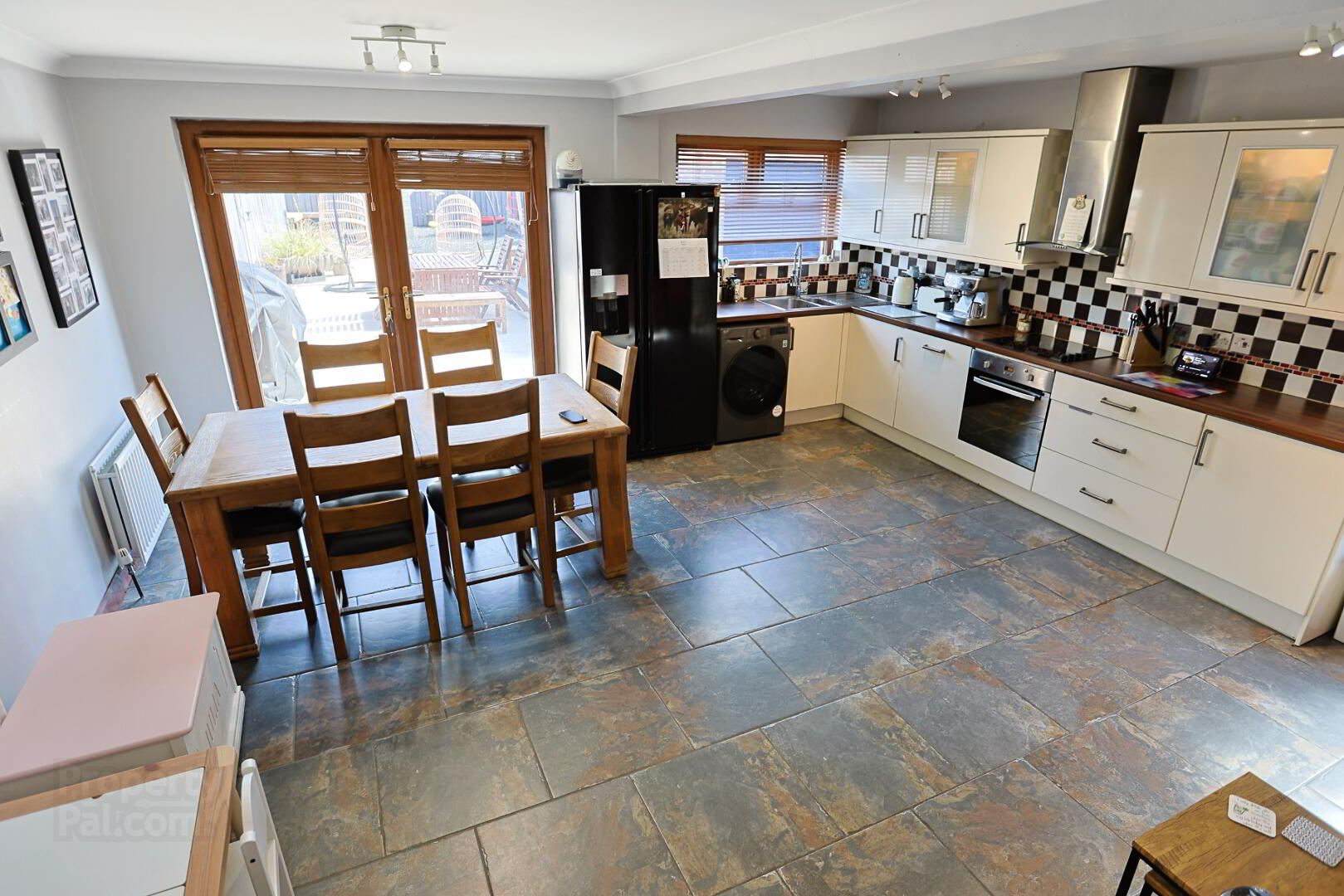 26 Oakleigh Park 13 of 44
