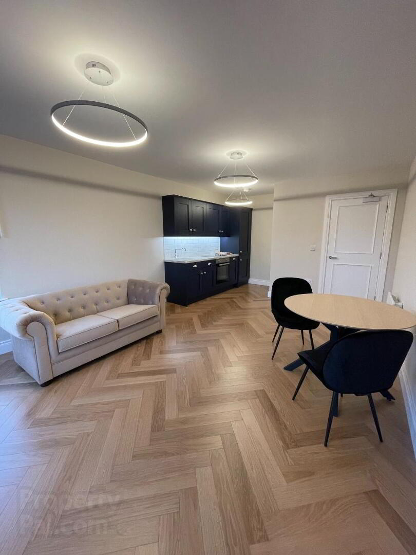 Apt 4, 1 Eglantine Place 7 of 20
