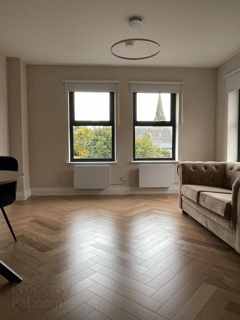 Apt 4, 1 Eglantine Place 8 of 20