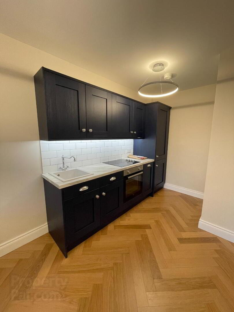 Apt 4, 1 Eglantine Place 9 of 20