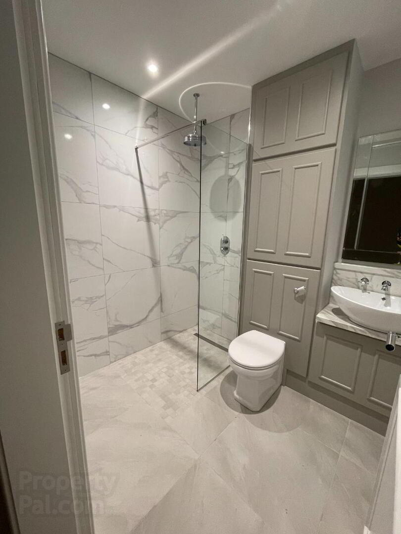 Apt 4, 1 Eglantine Place 15 of 20