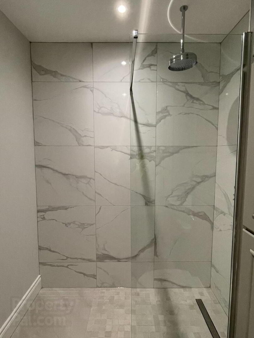 Apt 4, 1 Eglantine Place 17 of 20