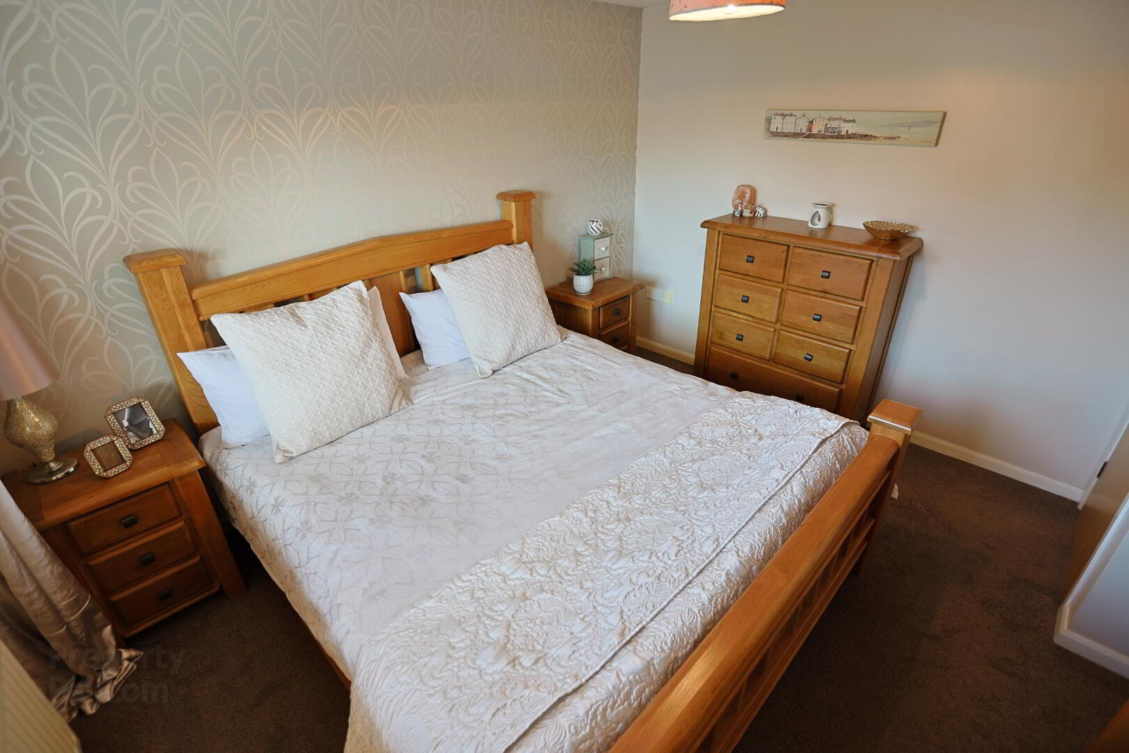 85 Roes Hill 23 of 49