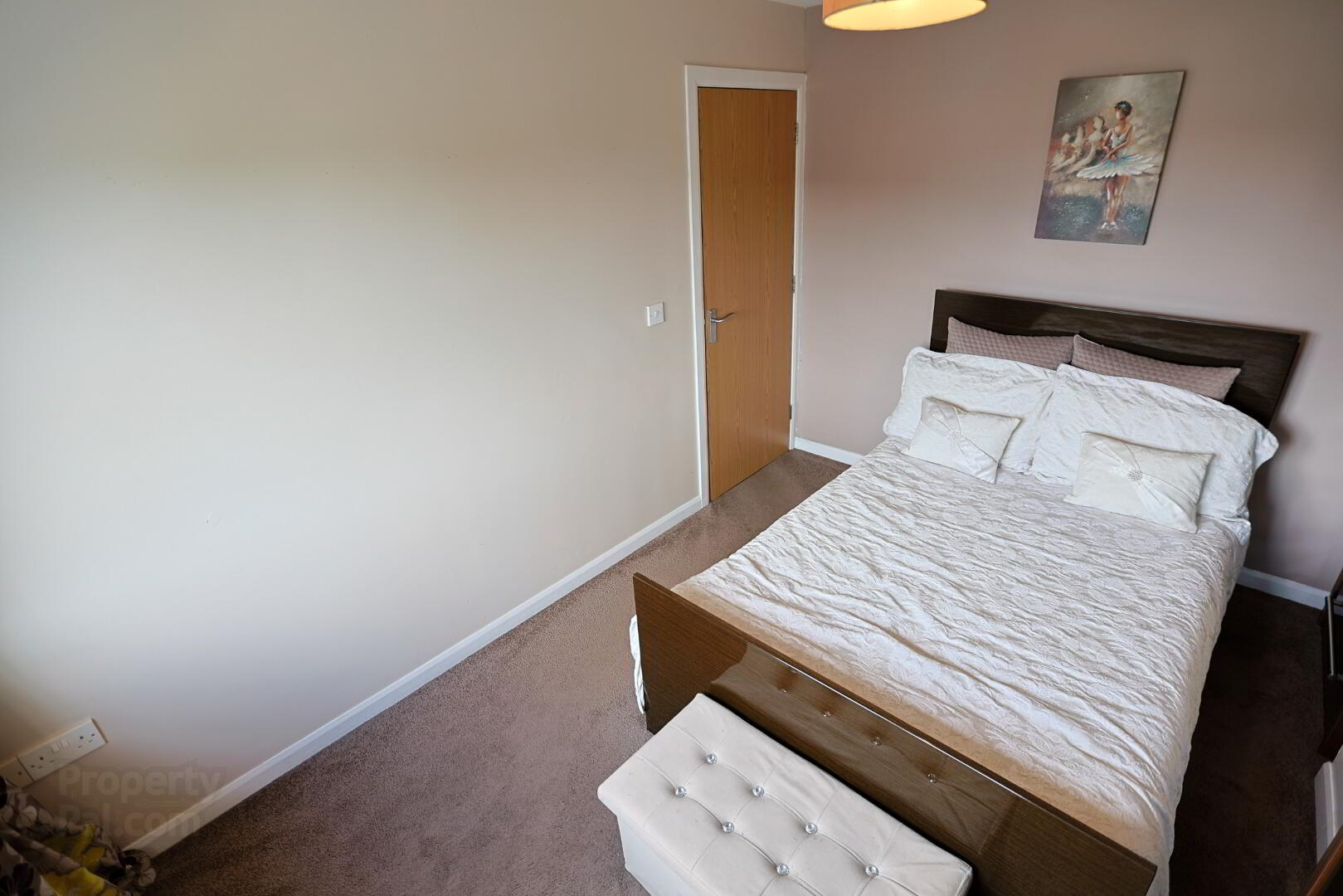 85 Roes Hill 29 of 49