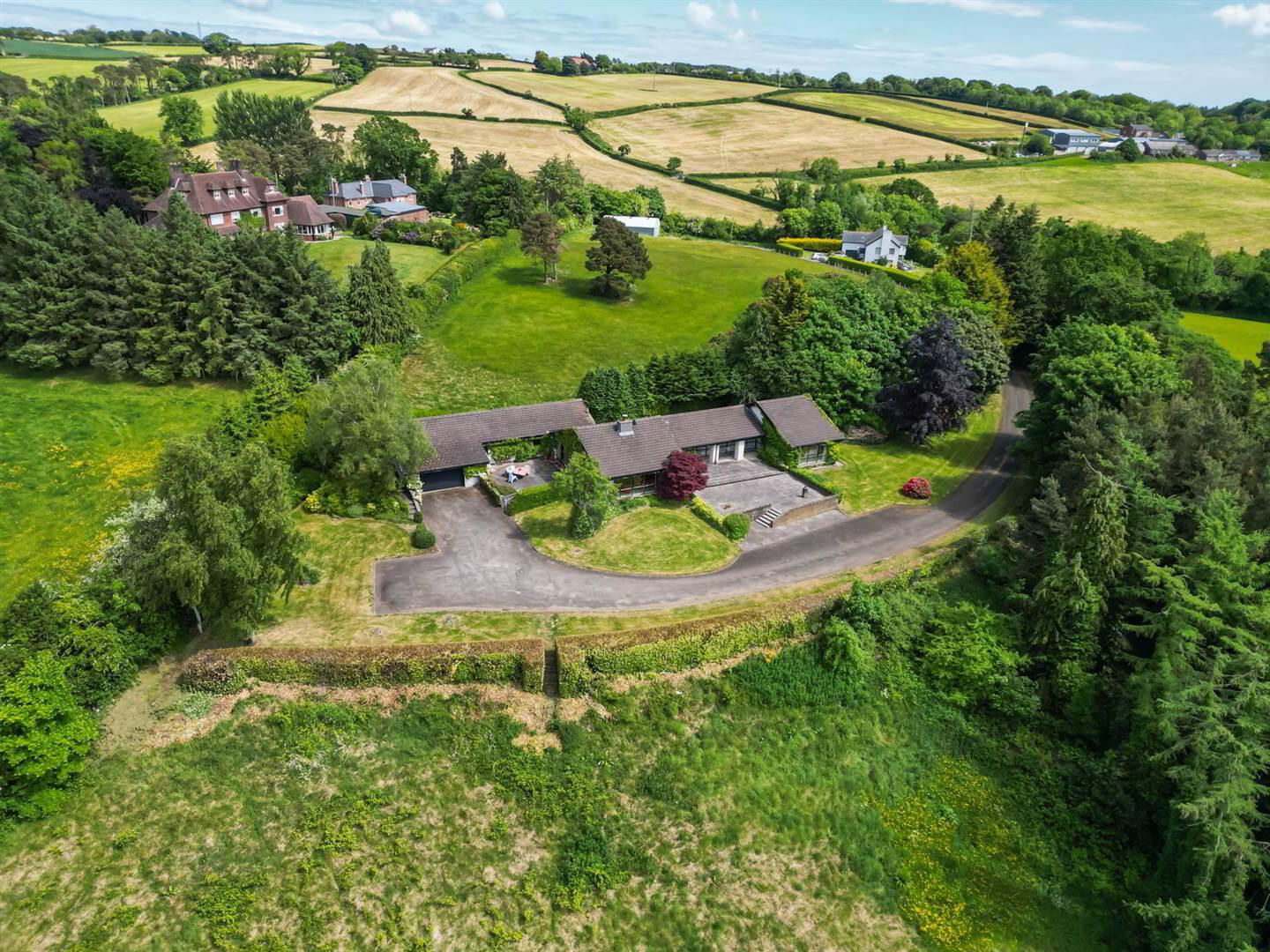 "Glenshee", 72 Quarry Road 3 of 19