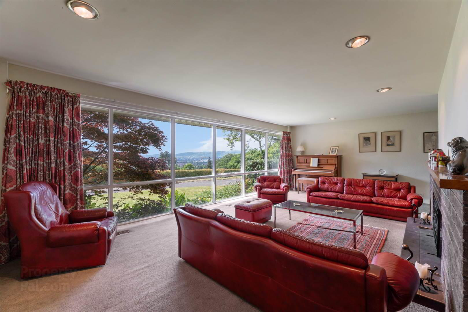 "Glenshee", 72 Quarry Road 5 of 19
