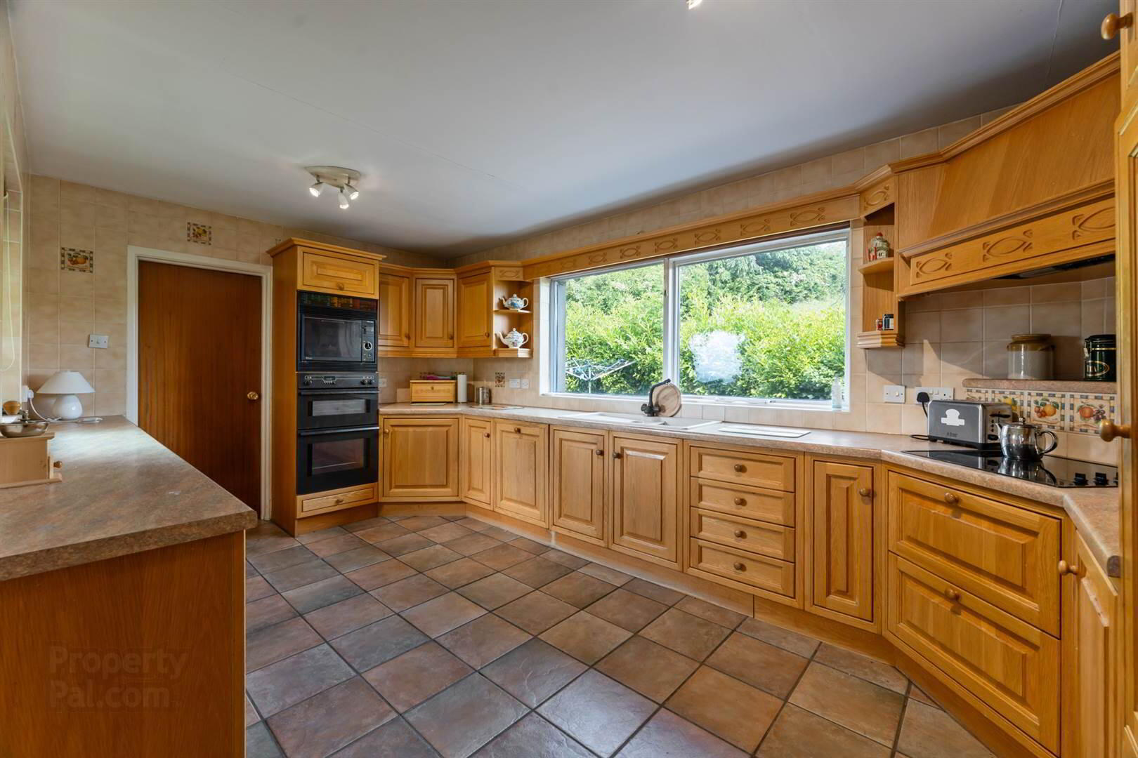 "Glenshee", 72 Quarry Road 9 of 19